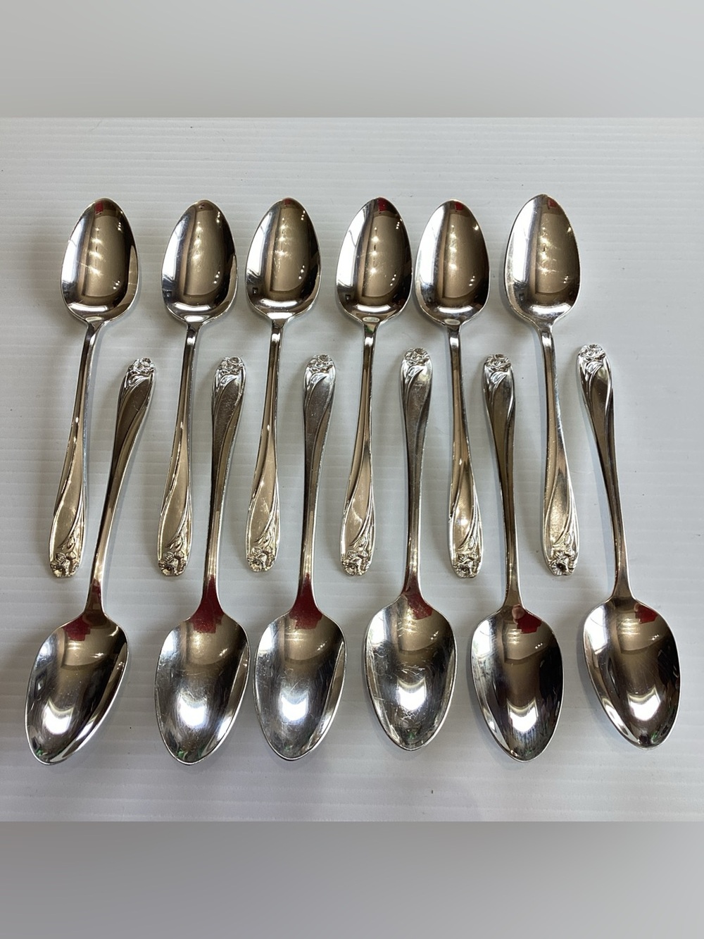 12 Vtg Daffodil Pattern TeaSpoons 1847 Rogers Bros Silverplate Silverware